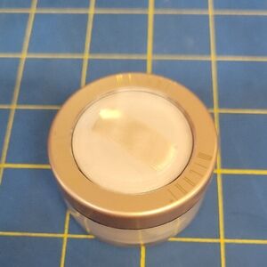 Milani Loose Face Powder Brightener w Puff 7.3g NEW
